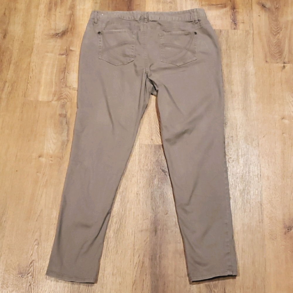 Maurices Women's 20 Reg Brown Pants - Picture 5 of 10
